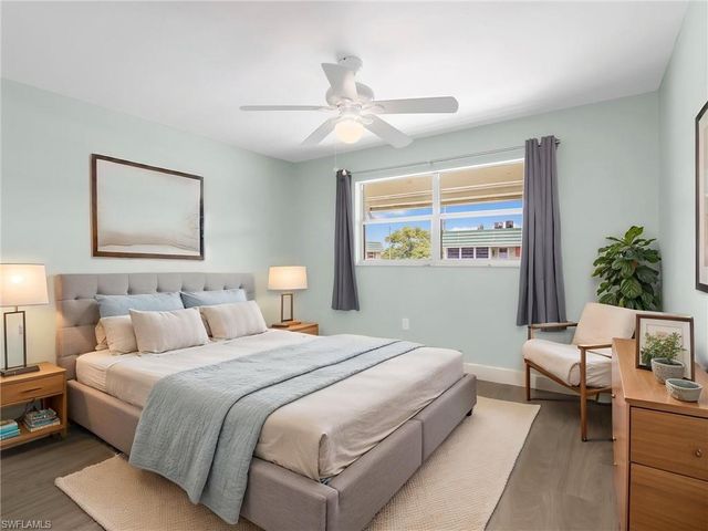 300 Valley Stream DR 8A, Naples, FL 34113