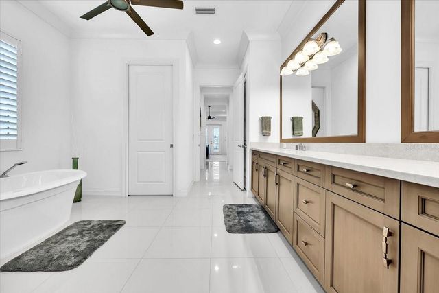 16306 DAYSAILOR TRAIL, Lakewood Ranch, FL 34202