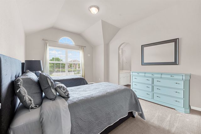 128 Chestnut Lane, Red Oak, TX 75154