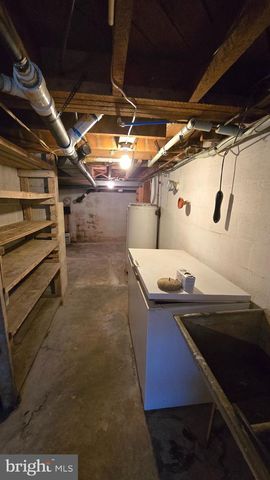 1077 PAPER MILL ROAD, Chambersburg, PA 17202