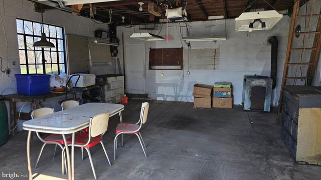 1077 PAPER MILL ROAD, Chambersburg, PA 17202