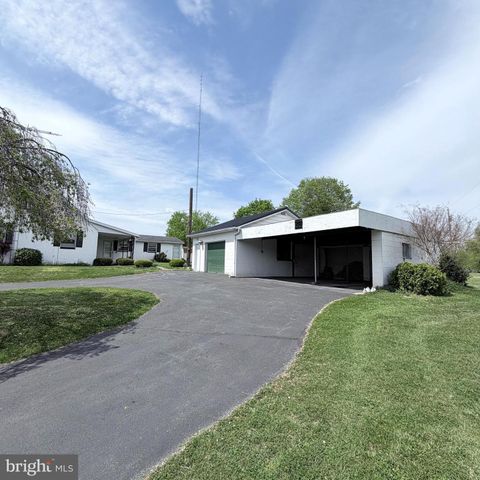 1077 PAPER MILL ROAD, Chambersburg, PA 17202