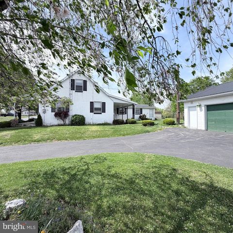 1077 PAPER MILL ROAD, Chambersburg, PA 17202