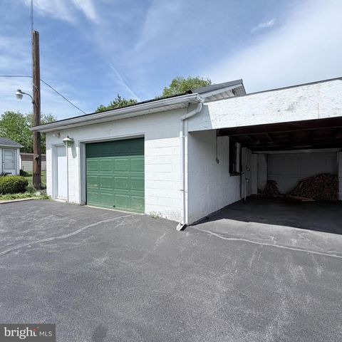 1077 PAPER MILL ROAD, Chambersburg, PA 17202
