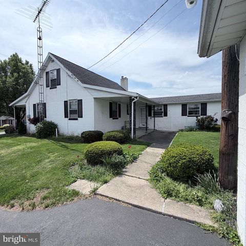 1077 PAPER MILL ROAD, Chambersburg, PA 17202
