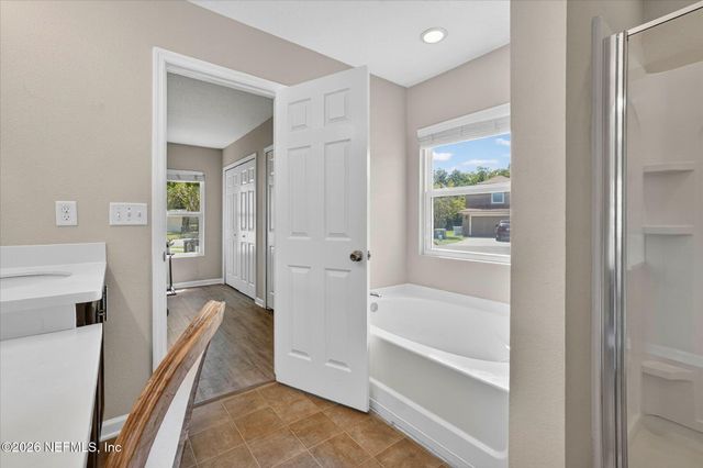 12190 ALEXANDRA Drive, Jacksonville, FL 32218