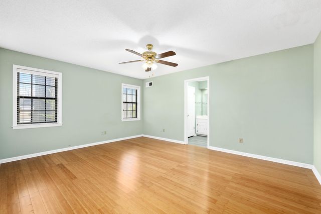 8935 W LUDGATE PL, Memphis, TN 38016