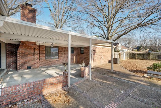 8935 W LUDGATE PL, Memphis, TN 38016