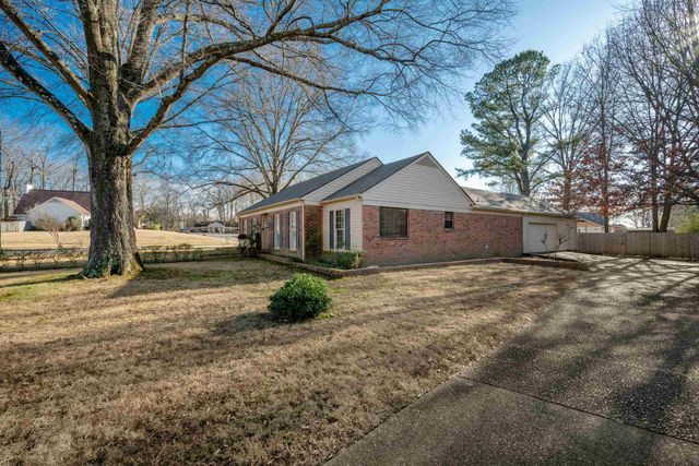 8935 W LUDGATE PL, Memphis, TN 38016