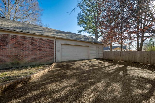 8935 W LUDGATE PL, Memphis, TN 38016