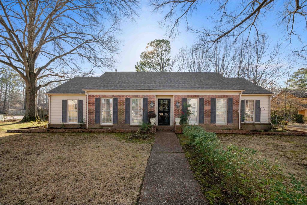 8935 W LUDGATE PL, Memphis, TN 38016