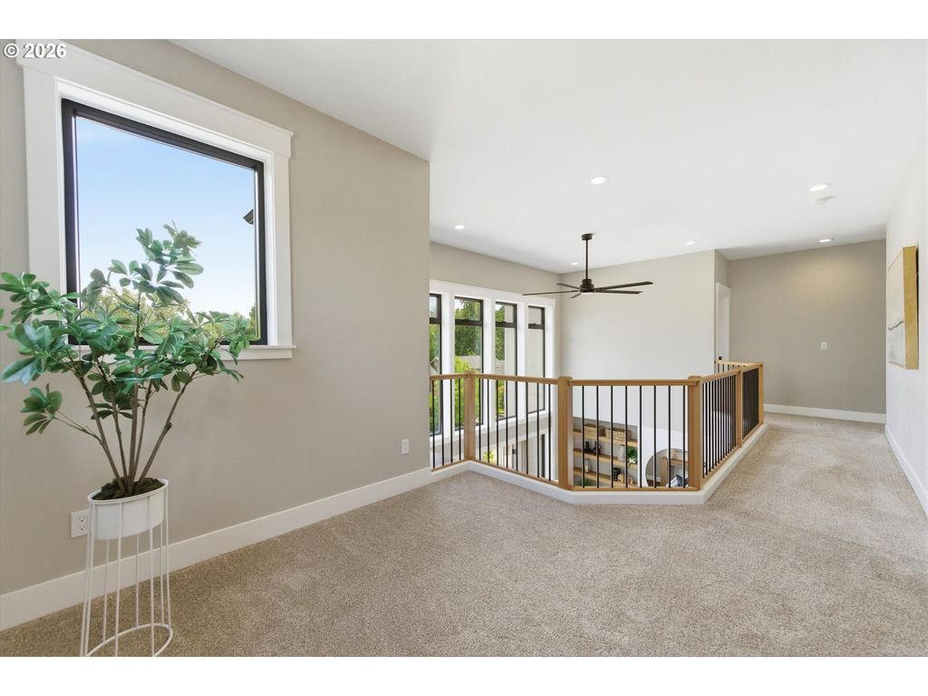 Image 27 of property listing at 988 Nw BAKER CREST Ct, Mc Minnville, OR 97128