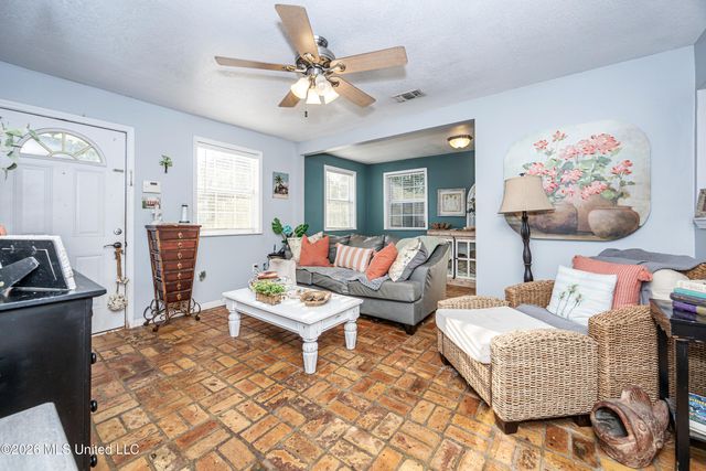 1806 Roosevelt Street, Pascagoula, MS 39567
