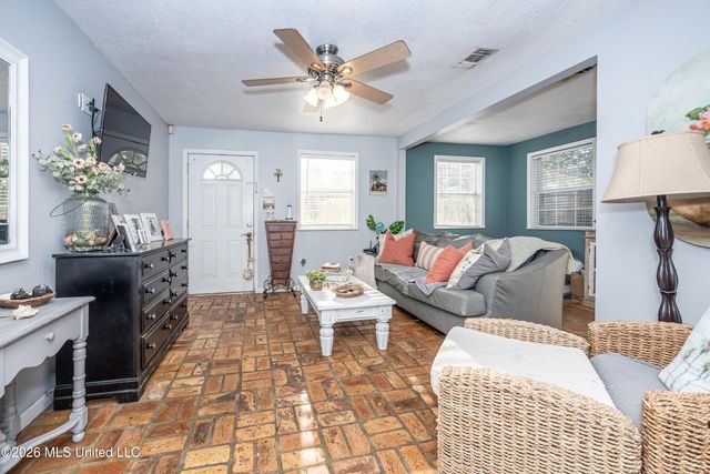 1806 Roosevelt Street, Pascagoula, MS 39567