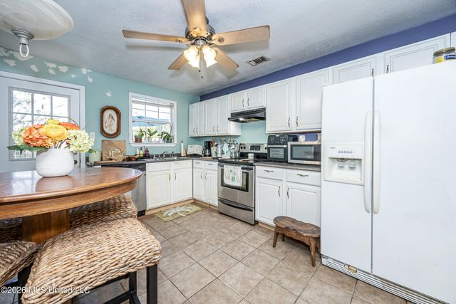 1806 Roosevelt Street, Pascagoula, MS 39567