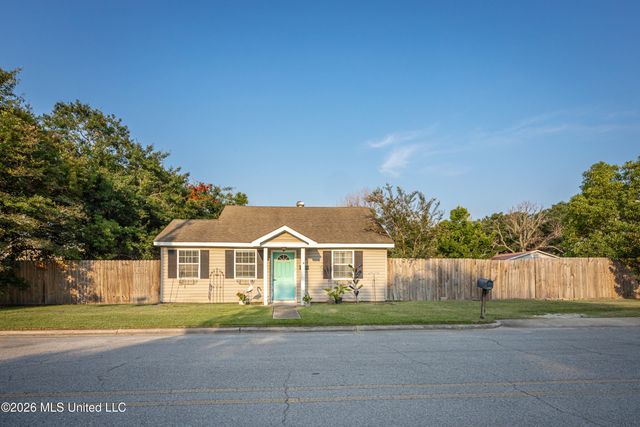 1806 Roosevelt Street, Pascagoula, MS 39567