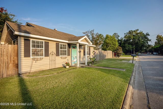 1806 Roosevelt Street, Pascagoula, MS 39567