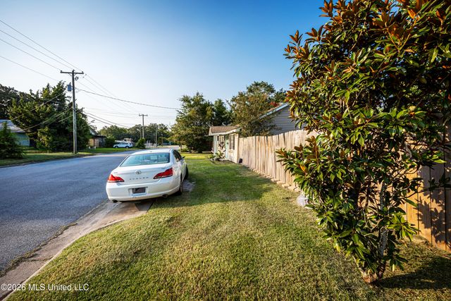 1806 Roosevelt Street, Pascagoula, MS 39567