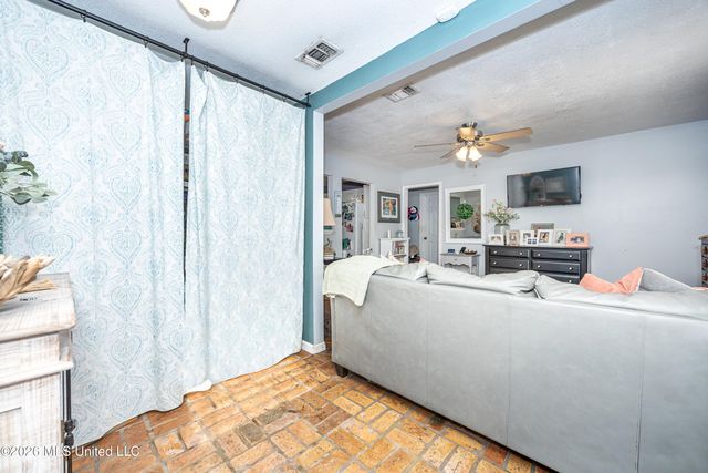 1806 Roosevelt Street, Pascagoula, MS 39567