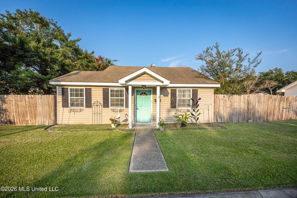 1806 Roosevelt Street, Pascagoula, MS 39567