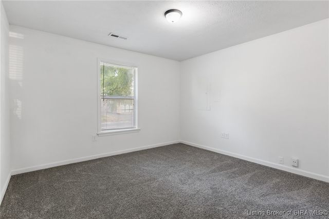 407 N Indiana Avenue, Sellersburg, IN 47172