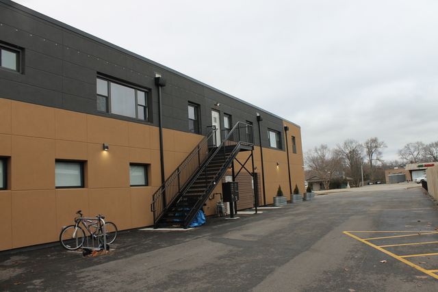 715 E State Street 204, Geneva, IL 60134