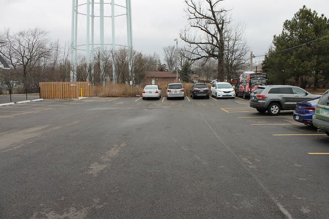 715 E State Street 204, Geneva, IL 60134