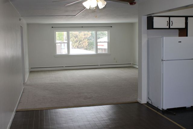 715 E State Street 204, Geneva, IL 60134
