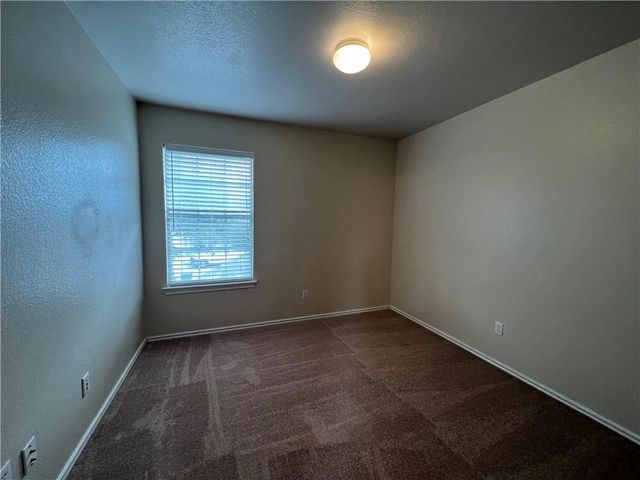 1033 Christopher Ave B, Round Rock, TX 78681