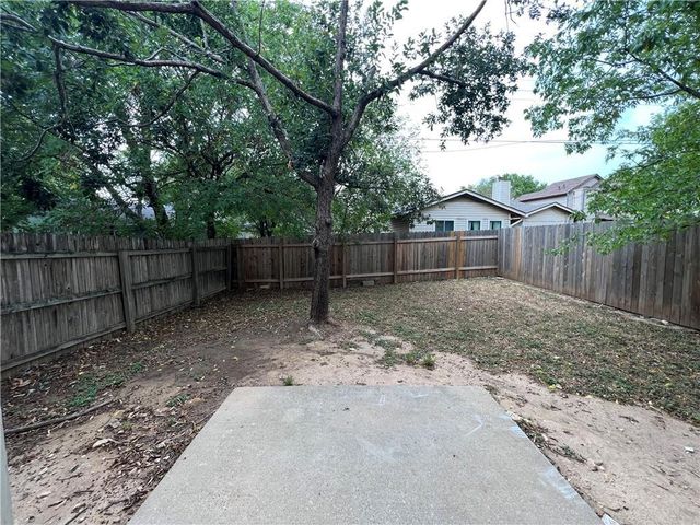 1033 Christopher Ave B, Round Rock, TX 78681