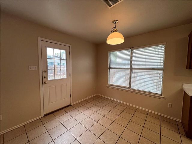 1033 Christopher Ave B, Round Rock, TX 78681