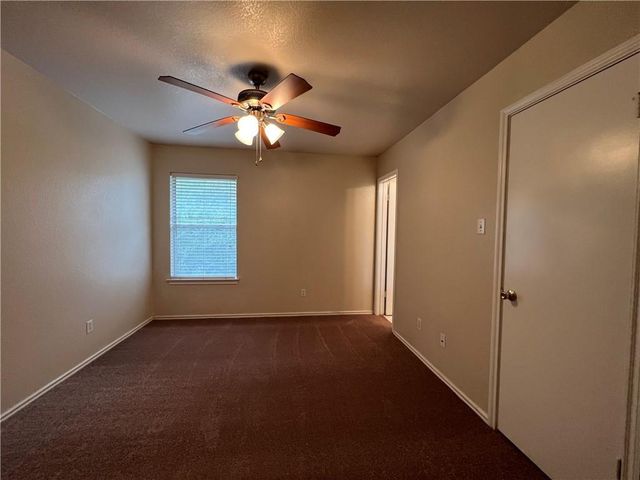 1033 Christopher Ave B, Round Rock, TX 78681