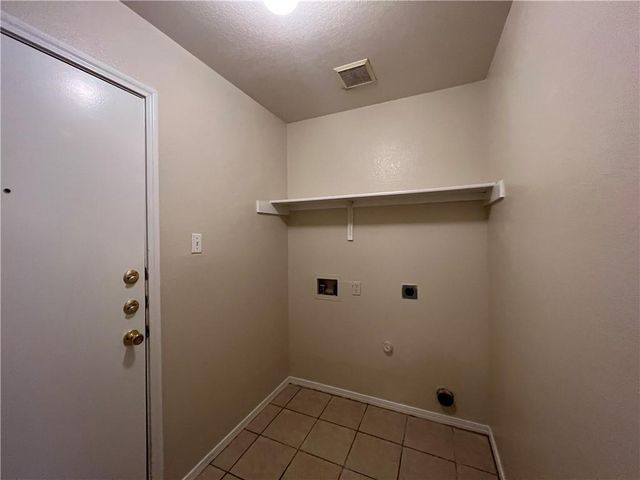 1033 Christopher Ave B, Round Rock, TX 78681