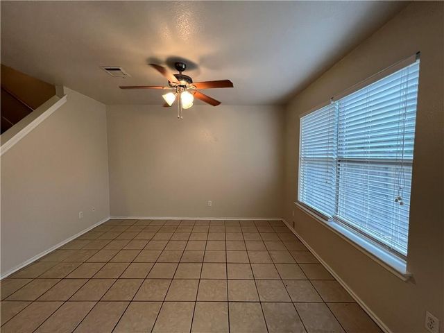 1033 Christopher Ave B, Round Rock, TX 78681