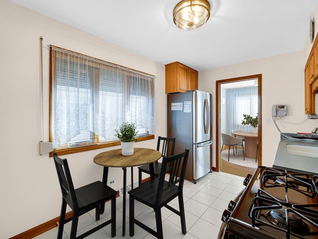 7660 W Talcott Avenue, Chicago, IL 60631