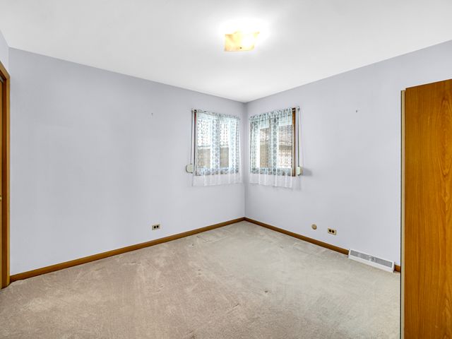 7660 W Talcott Avenue, Chicago, IL 60631