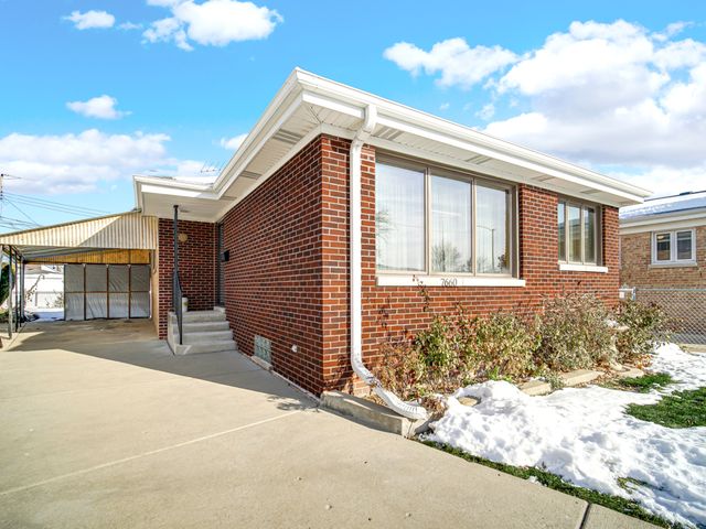 7660 W Talcott Avenue, Chicago, IL 60631