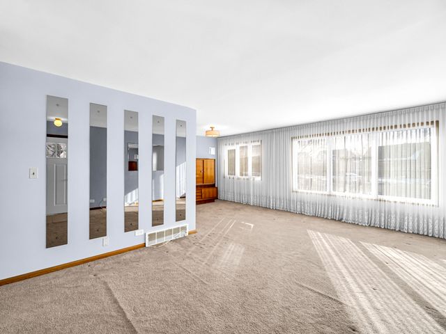 7660 W Talcott Avenue, Chicago, IL 60631