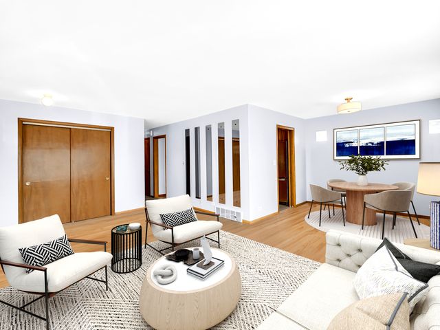 7660 W Talcott Avenue, Chicago, IL 60631