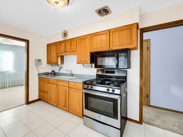 7660 W Talcott Avenue, Chicago, IL 60631