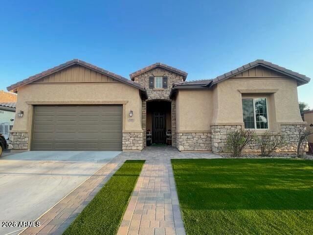 1911 E HORSESHOE Drive, Chandler, AZ 85249