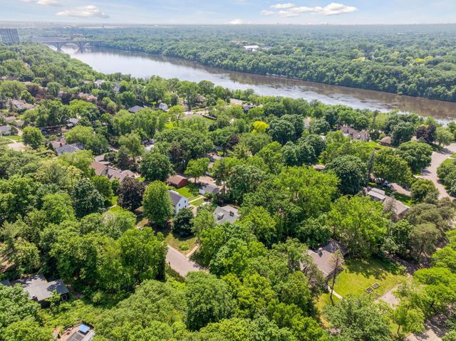 317 Stonebridge Boulevard, Saint Paul, MN 55105