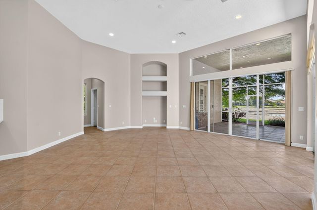 8100 Muirhead Circle, Boynton Beach, FL 33472