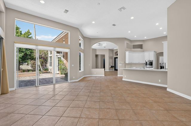 8100 Muirhead Circle, Boynton Beach, FL 33472