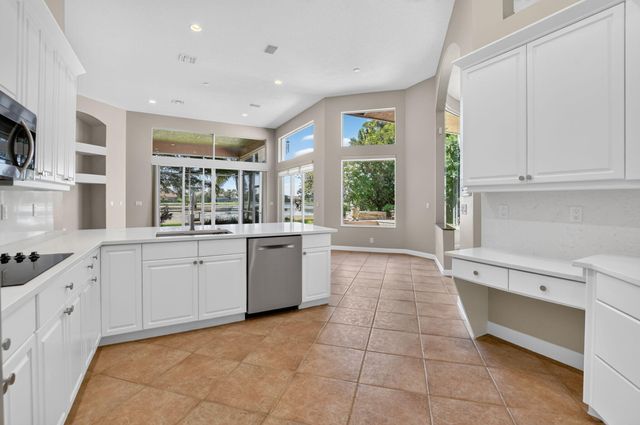 8100 Muirhead Circle, Boynton Beach, FL 33472