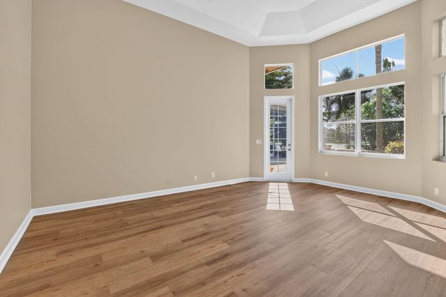 8100 Muirhead Circle, Boynton Beach, FL 33472