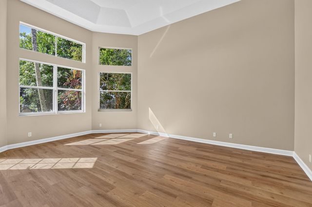 8100 Muirhead Circle, Boynton Beach, FL 33472