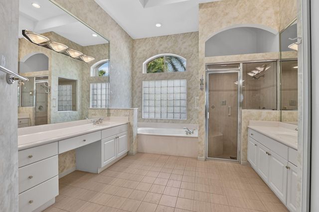 8100 Muirhead Circle, Boynton Beach, FL 33472