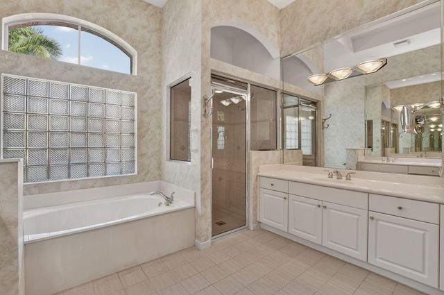 8100 Muirhead Circle, Boynton Beach, FL 33472