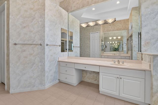 8100 Muirhead Circle, Boynton Beach, FL 33472